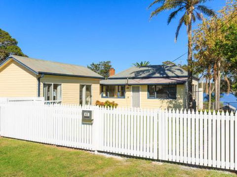 On Golden Ponds At Erowal Bay 4pm Check Out Sundays - Tweed Heads Accommodation 3