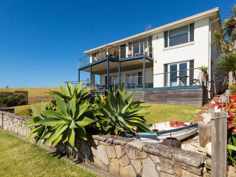 PENZANCE Gerroa Beachfront To Shelley Beach & 4pm Check Out Sundays - Tweed Heads Accommodation 3