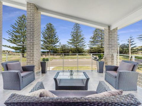 SEA MIST Gerringong 4pm Check Out Sundays - Tweed Heads Accommodation 1