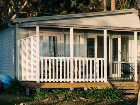 The Waterfront House 4pm Check Out Sundays - Tweed Heads Accommodation 5