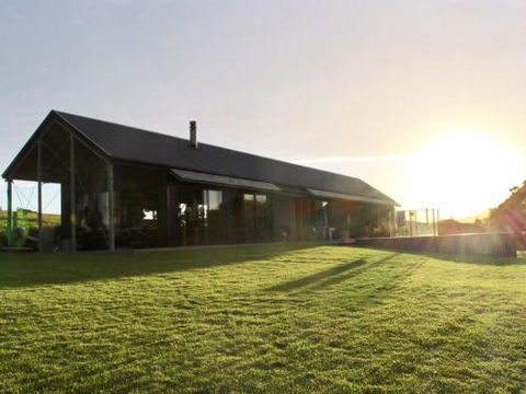 THE SHED Gerroa 4pm Checkout On Sundays & Public Holidays - Tweed Heads Accommodation 3