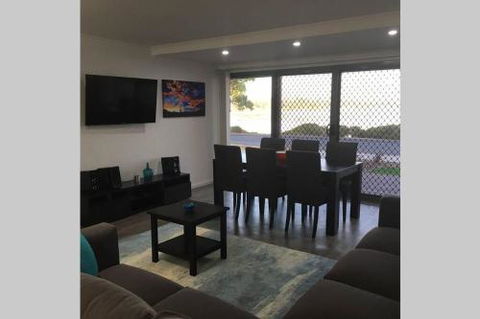 Almonta Apartments On The Water Front - Tweed Heads Accommodation 2