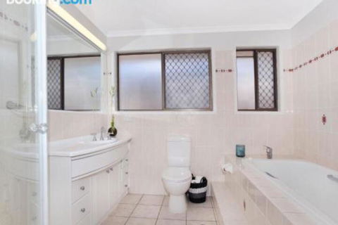 Schirrmann 56 Four Bedroom Home On Canal With Pool Pontoon Aircon & WiFi! - Tweed Heads Accommodation 0
