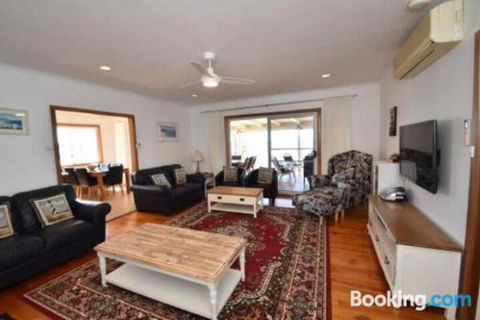 Miramar At Penneshaw KI - Tweed Heads Accommodation 6