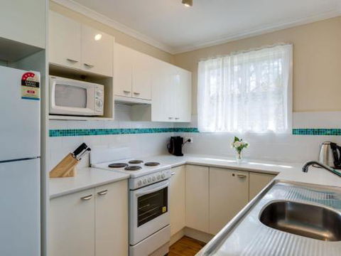 WIRANI On The WATER Sanctuary Point 4pm Check Out Sundays - Tweed Heads Accommodation 2