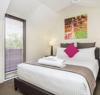 Sydney Harbor Town Houses Longs Ln - Tweed Heads Accommodation
