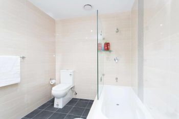 Executive Designer Apartment With Pool + Parking - Tweed Heads Accommodation 6