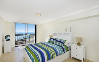 Atlantis Apartment Views For Days - Tweed Heads Accommodation 6