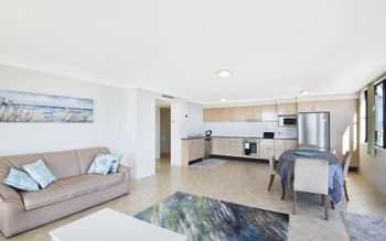 Atlantis Apartment Views For Days - Tweed Heads Accommodation 3