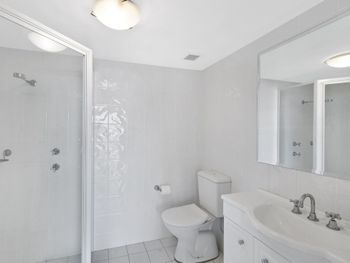 Atlantis Apartment Views For Days - Tweed Heads Accommodation 4