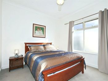 Modern Seaside Sanctuary - Tweed Heads Accommodation 4