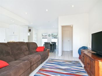 Modern Seaside Sanctuary - Tweed Heads Accommodation 2