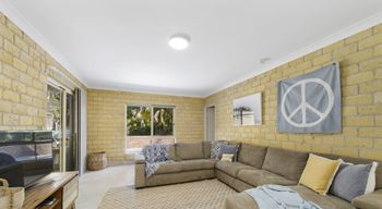 BEACHSIDE HIDEAWAY BONNY HILLS - Tweed Heads Accommodation 5