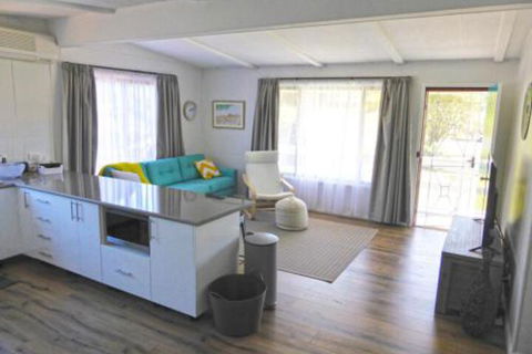 The Relax Shack At Culburra Beach Sleeps 7 - Tweed Heads Accommodation 3