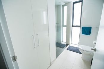 Spacious Apartment Close To Melbourne CBD - Tweed Heads Accommodation 5
