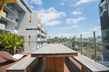 Spacious Apartment Close To Melbourne CBD - Tweed Heads Accommodation 4