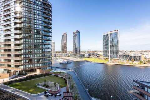 Sabrina, 2BDR Docklands Apartment - Tweed Heads Accommodation 0