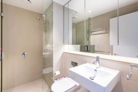 Sabrina, 2BDR Docklands Apartment - Tweed Heads Accommodation 5