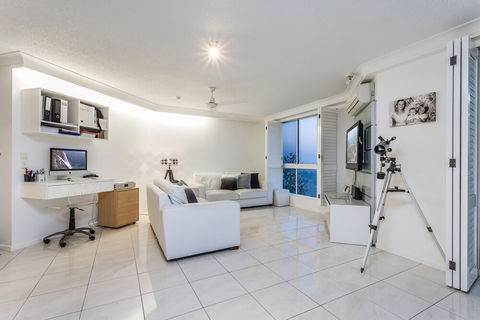 Penthouse On Suttons - Tweed Heads Accommodation 5