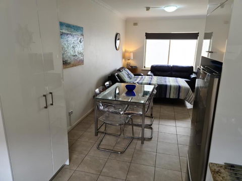 Acaill Accommodation Esplanade Living Self Check-In Self Check-Out - Tweed Heads Accommodation 3