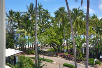 Drift Luxury Private Apartment - Tweed Heads Accommodation 4