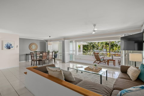 Poolside Alamanda Beachfront Resort 88 - Tweed Heads Accommodation 1