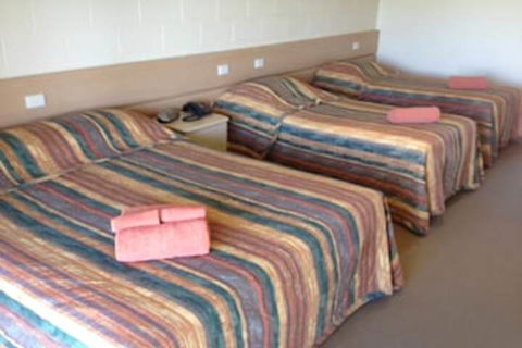 Tenterfield Golf Club Fairways Lodge - Tweed Heads Accommodation 3