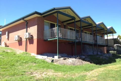 Tenterfield Golf Club Fairways Lodge - Tweed Heads Accommodation 0