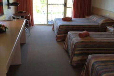 Tenterfield Golf Club Fairways Lodge - Tweed Heads Accommodation 4