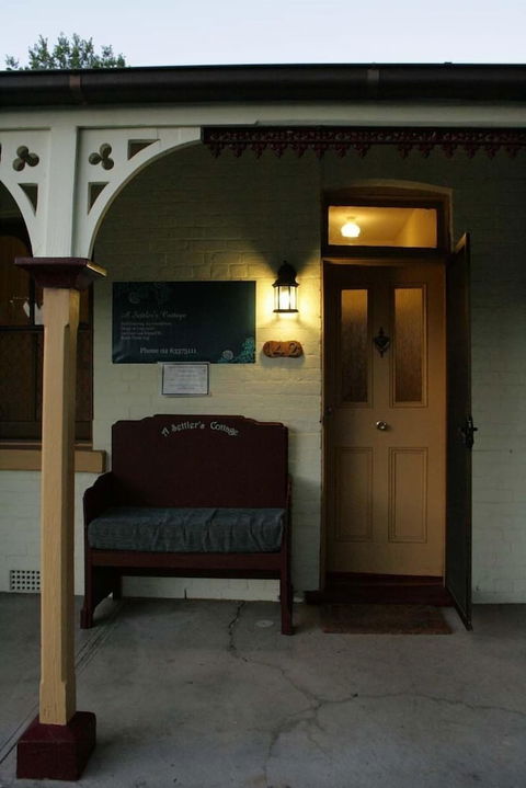 A Settler's Cottage - Tweed Heads Accommodation 1