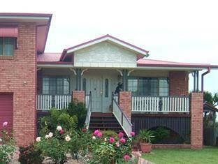 Ayr Bed & Breakfast On McIntyre - Tweed Heads Accommodation 1