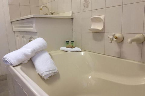 The Ledge Holiday House - Tweed Heads Accommodation 5