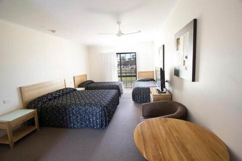Tocumwal Golf Resort - Tweed Heads Accommodation 7
