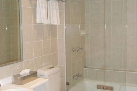 Carlyle Suites & Apartments - Tweed Heads Accommodation 5