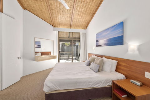 Nautilus Beachfront Villas & Spa - Tweed Heads Accommodation 0