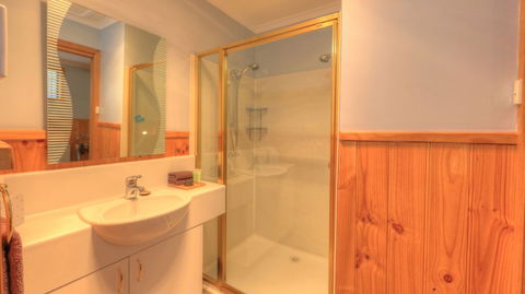 Derwent Bridge Chalets & Studios - Tweed Heads Accommodation 4