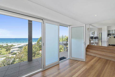 Cinque Terre - Tweed Heads Accommodation 0