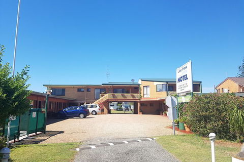 Lake Front Motel - Tweed Heads Accommodation 1