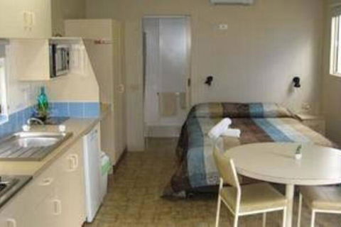West Wyalong Caravan Park - Tweed Heads Accommodation 4