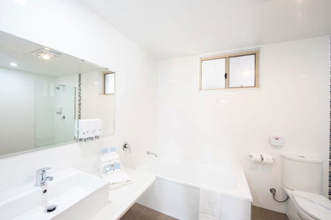 New England Motor Lodge - Tweed Heads Accommodation 4