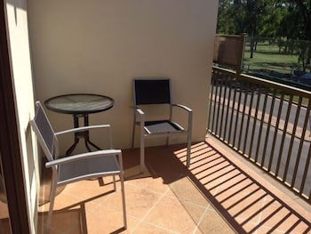 Emerald Executive Apartments - Tweed Heads Accommodation 5