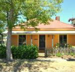 Cooma Cottage - Tweed Heads Accommodation