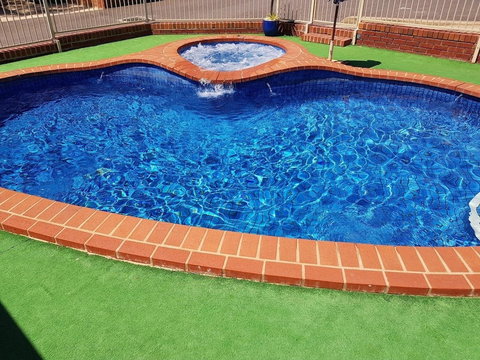 Golden Reef Motor Inn - Tweed Heads Accommodation 2