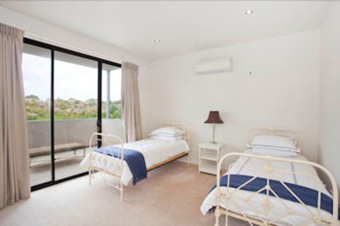 Four Kings Apartments - Tweed Heads Accommodation 7