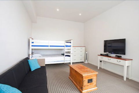 Four Kings Apartments - Tweed Heads Accommodation 5
