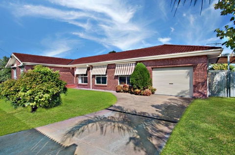 Skip Shop Splash - Tweed Heads Accommodation 1