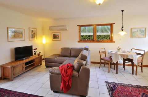 Stephanettes Cottage - Tweed Heads Accommodation 6