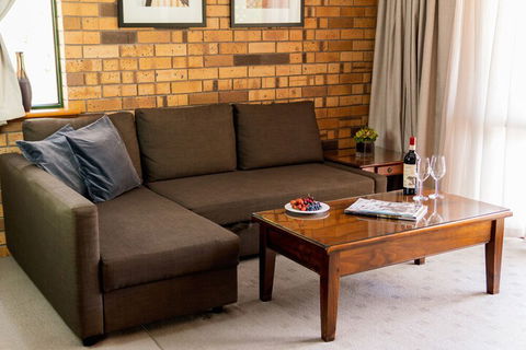 Blickinstal Barossa Valley Retreat - Tweed Heads Accommodation 4