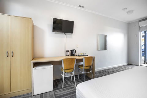 Meadow Inn Hotel-Motel - Tweed Heads Accommodation 4
