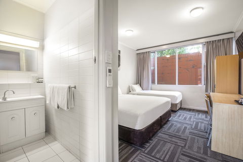 Meadow Inn Hotel-Motel - Tweed Heads Accommodation 5